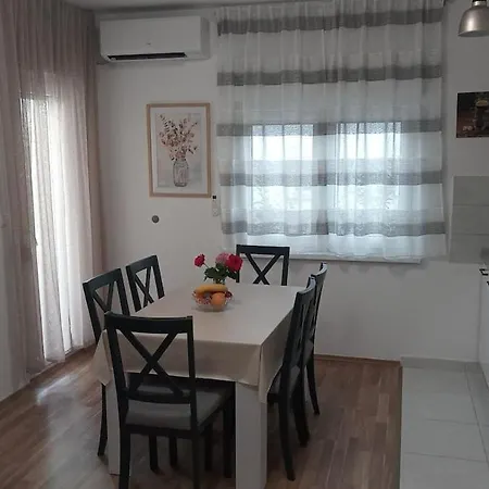 Ive Apartment *