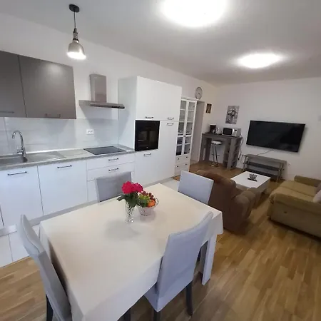 Ive Apartment *